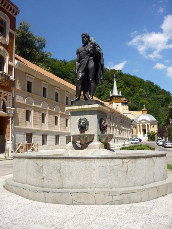 Dacia Hotell Băile Herculane Eksteriør bilde